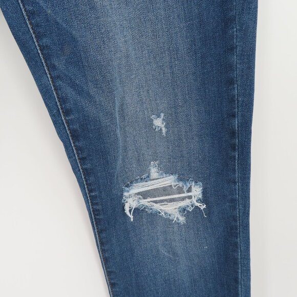 Judy Blue Womens 5/27 Boyfriend Fit Whiskered Blue Wash Denim Jeans Distressed - Picture 4 of 13